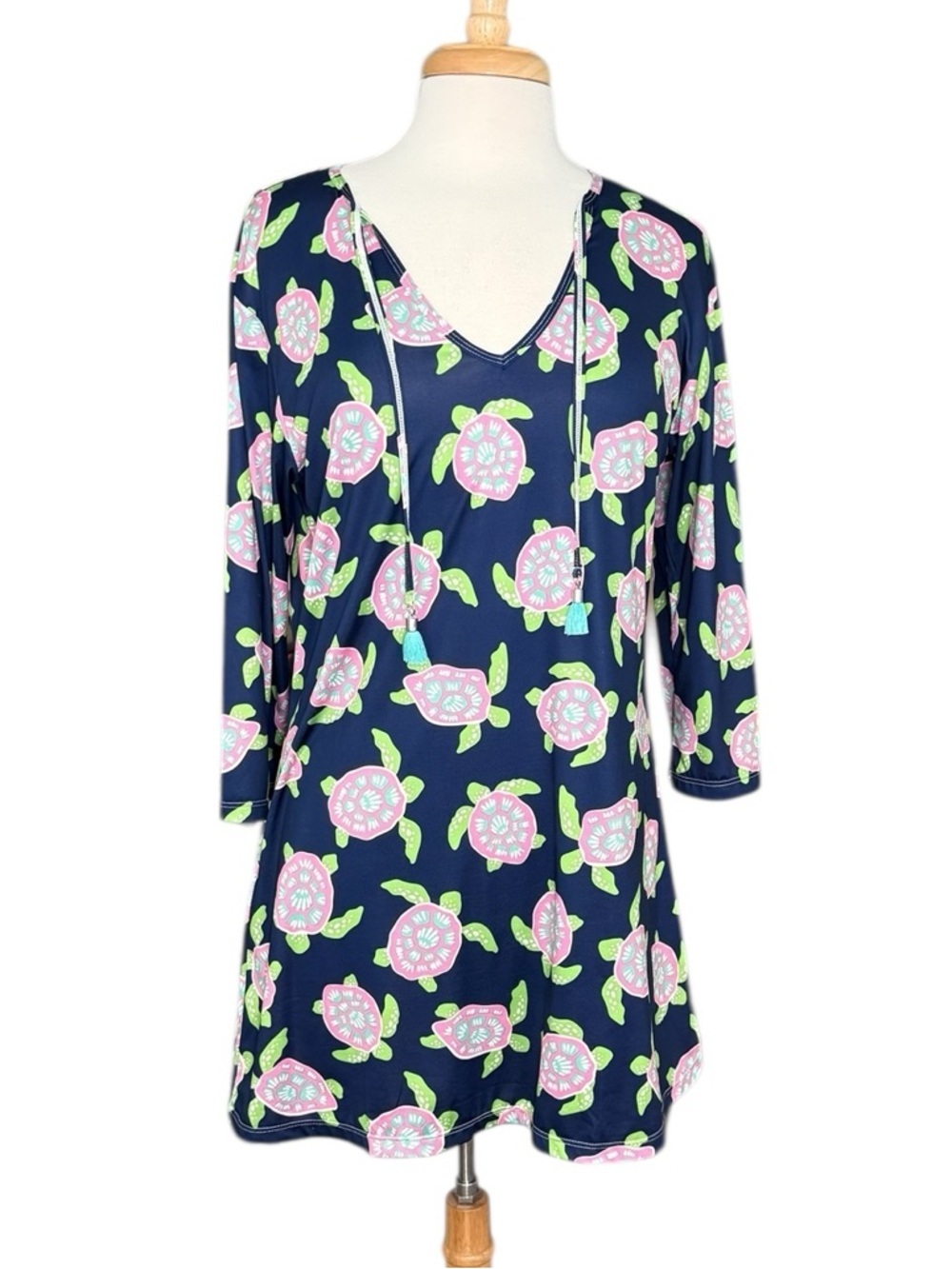 Viv & Lou Navy V-Neck Tunic with Pink Turtles Bay Small - Picture 7 of 7